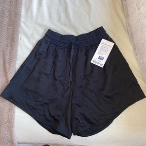 Lululemon Feeling Femme Short
